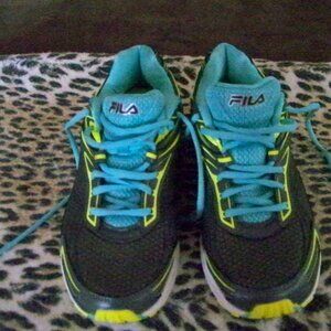 New Women's Fila sneakers